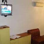 Venice Apartments *