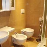 Venice Apartments *
