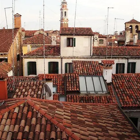 Venice Apartments
