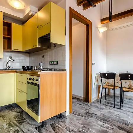 Venice Apartments * Venice