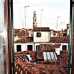 Venice Apartments Apartment