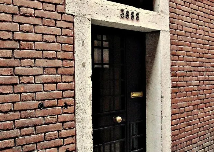Venice Apartments